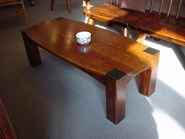 矢澤金太郎の創作家具です。