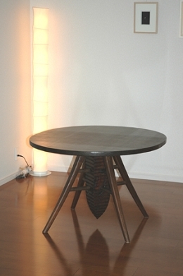 柴原勝治の創作家具です。